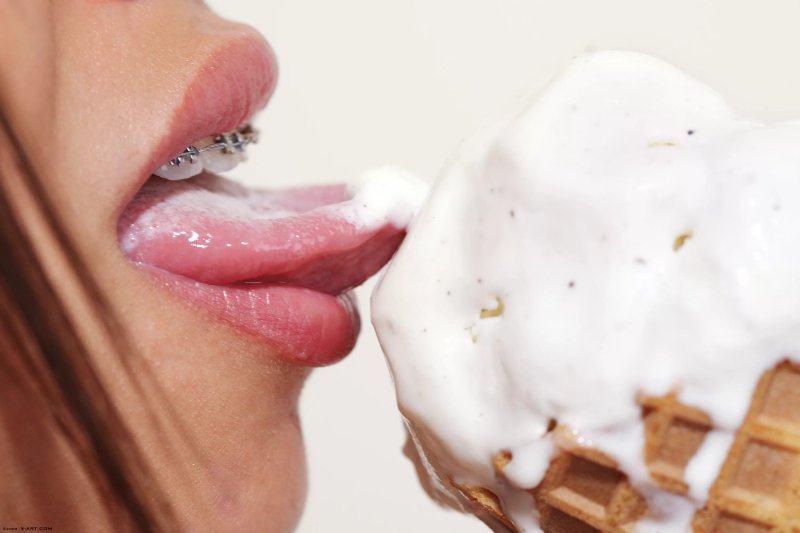 Pic: Ice cream on the lips