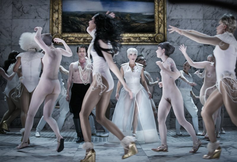 Naked actresses on the stage of the theater