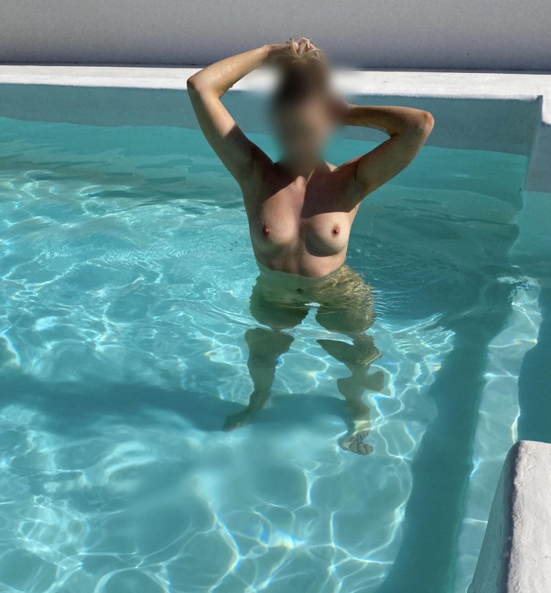 Nagish in the pool
