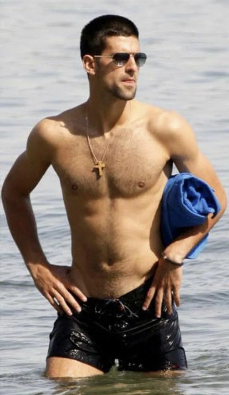 NOVAK DJOKOVIC Tors