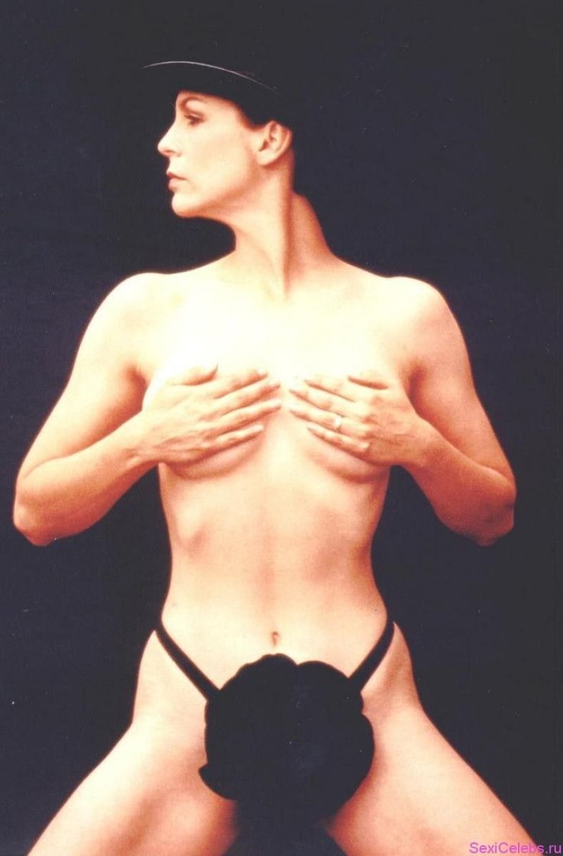 Jamie Lee Curtis Naked