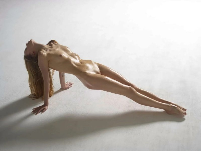 Skinny naked girls