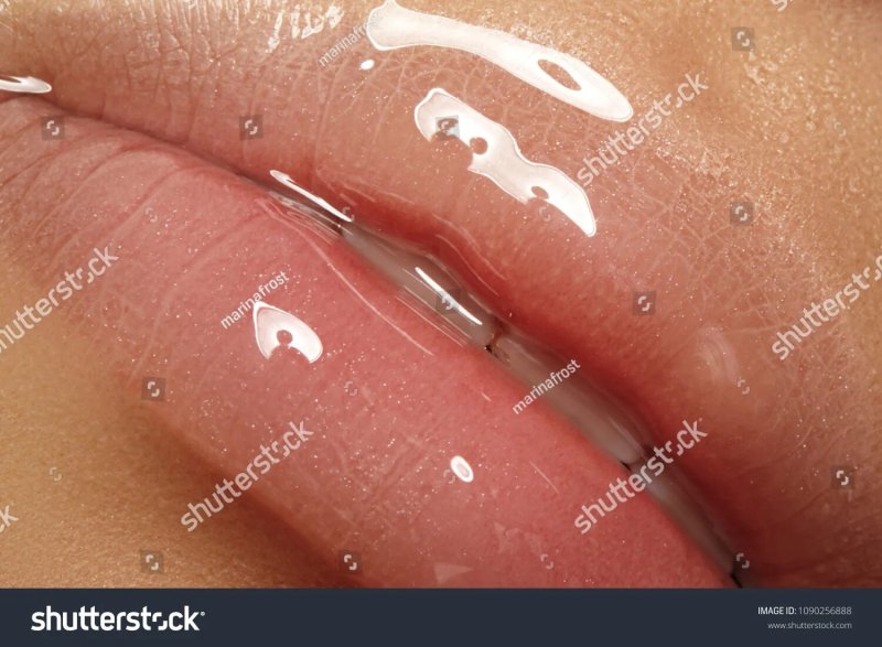 Wet lips