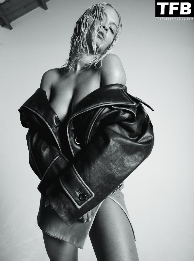 Rita Ora Topless