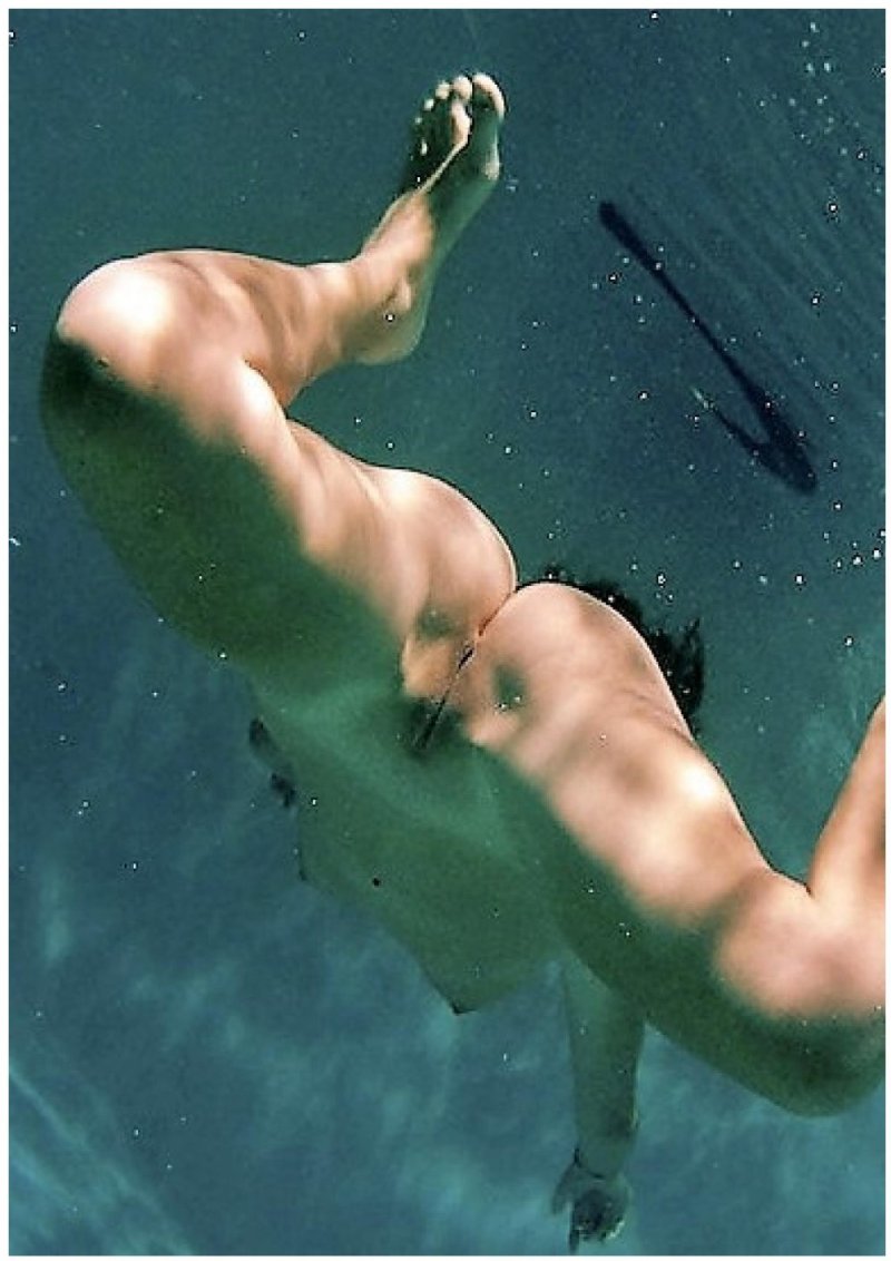 Submarine swimming women naked