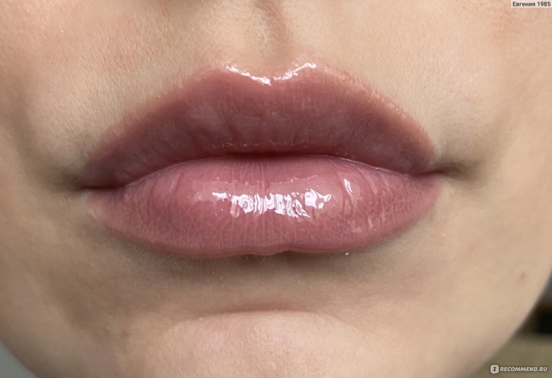 Lips glitter