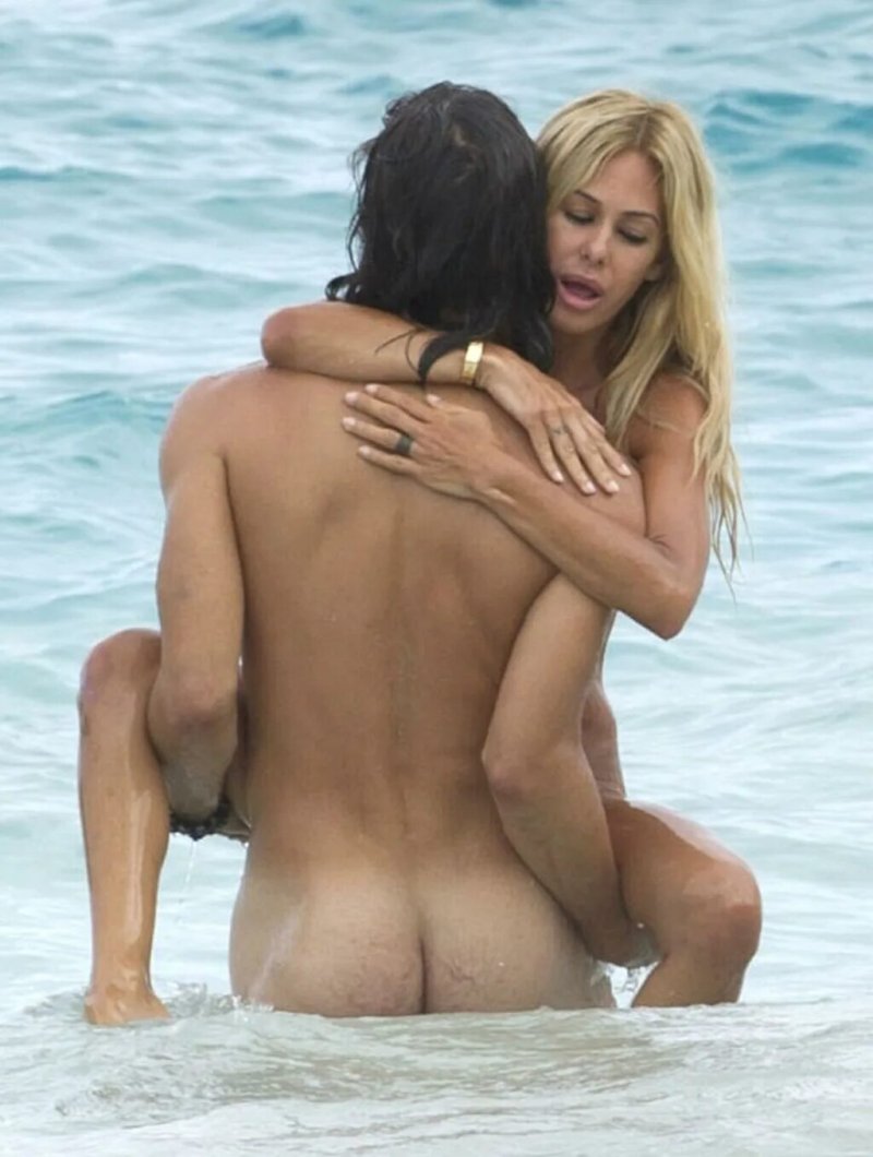 SHAUNA SAND CAUGHT HAVING SEX On the Beach Celebrities Nude