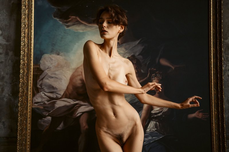 Pictures of naked women