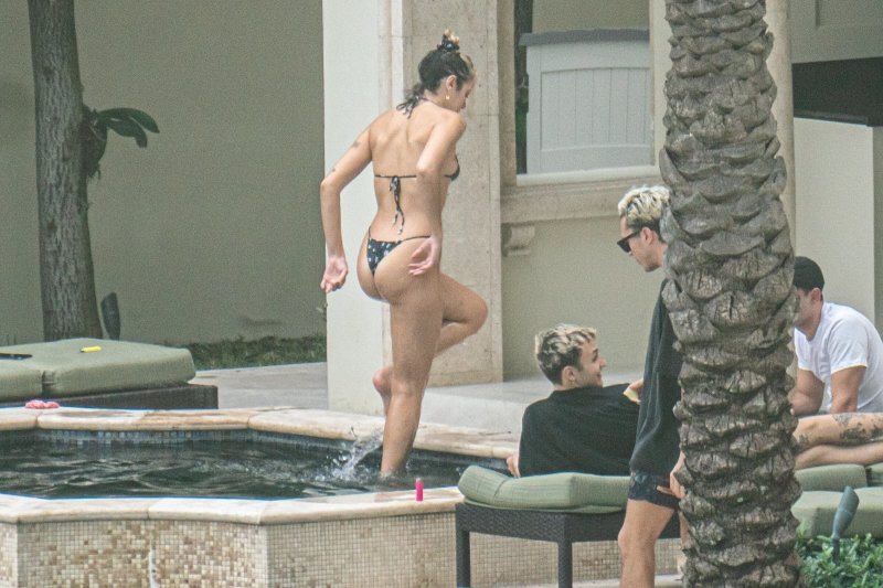 Dua Lipa is naked