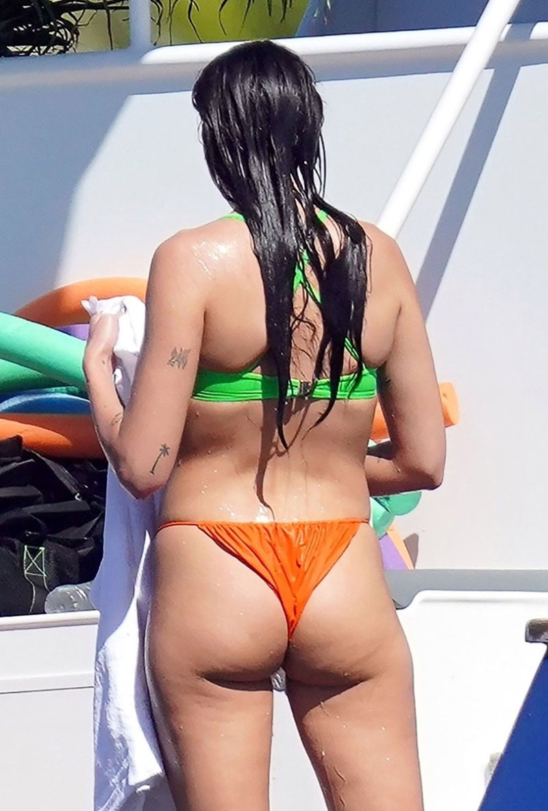 Dua Lipa Bikini