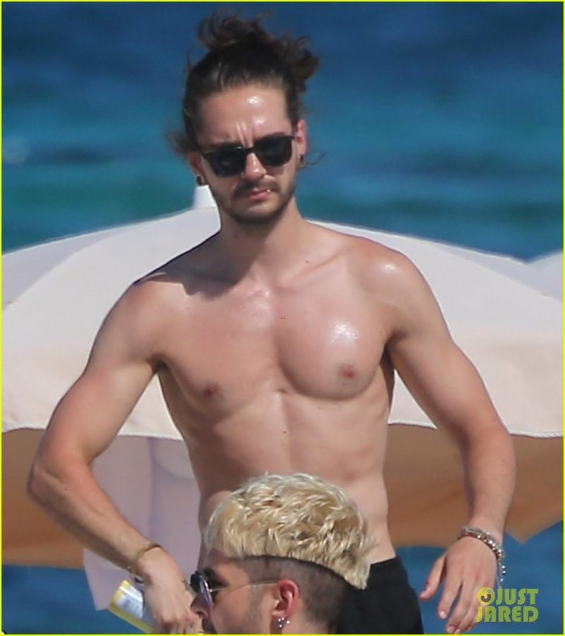 Tom Kaulitz torsos