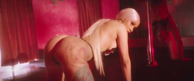 Cardi B Twerking