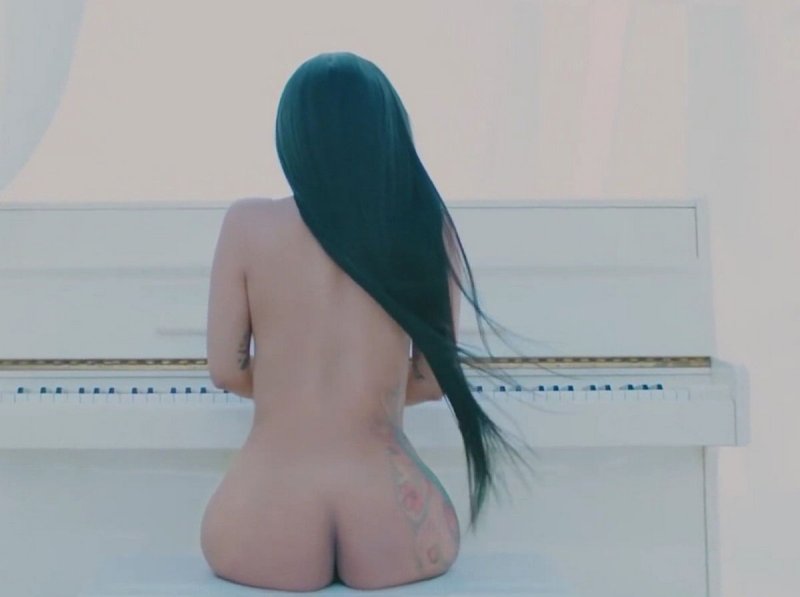 Naked pop