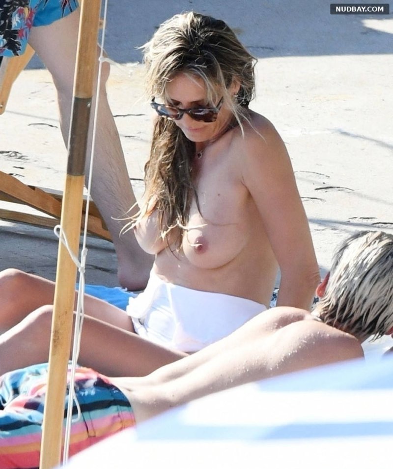 Heidi Klum and Tom Kaulitz on the beach