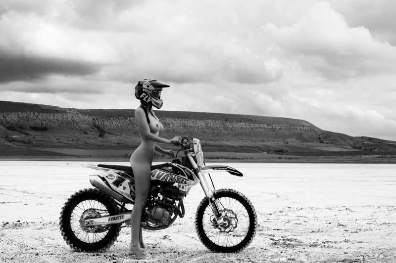 Photo shoot nude on a motorcycle