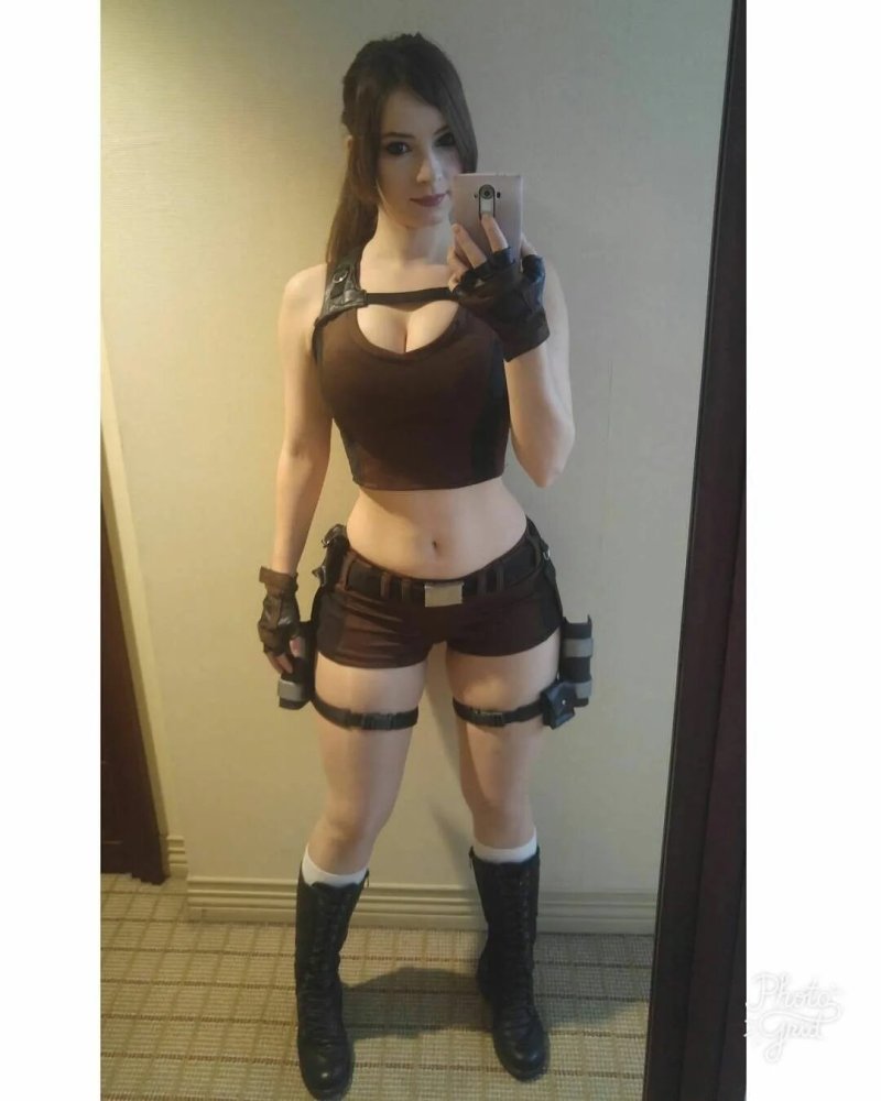 Enjinight Lara Croft