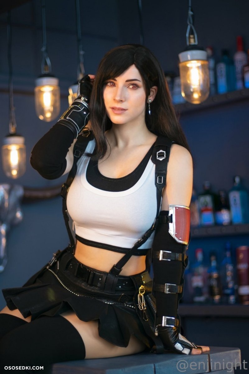 Enjinight Lara Croft