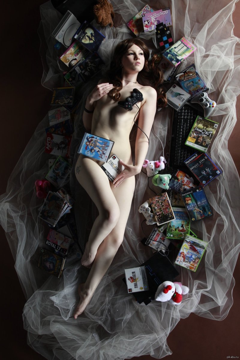Erotic Girl Gamer
