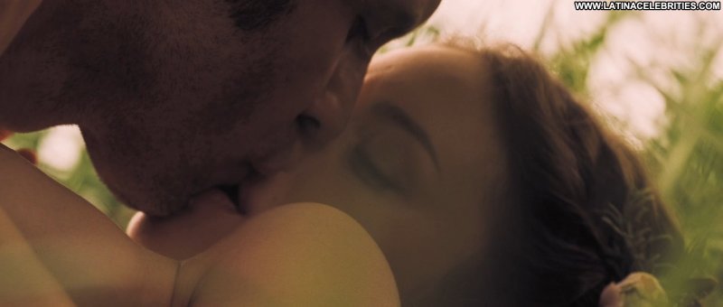 Sheilin Woodli bed scenes