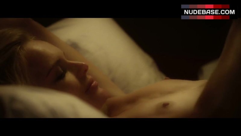 Kate Bosworth in Films Naked