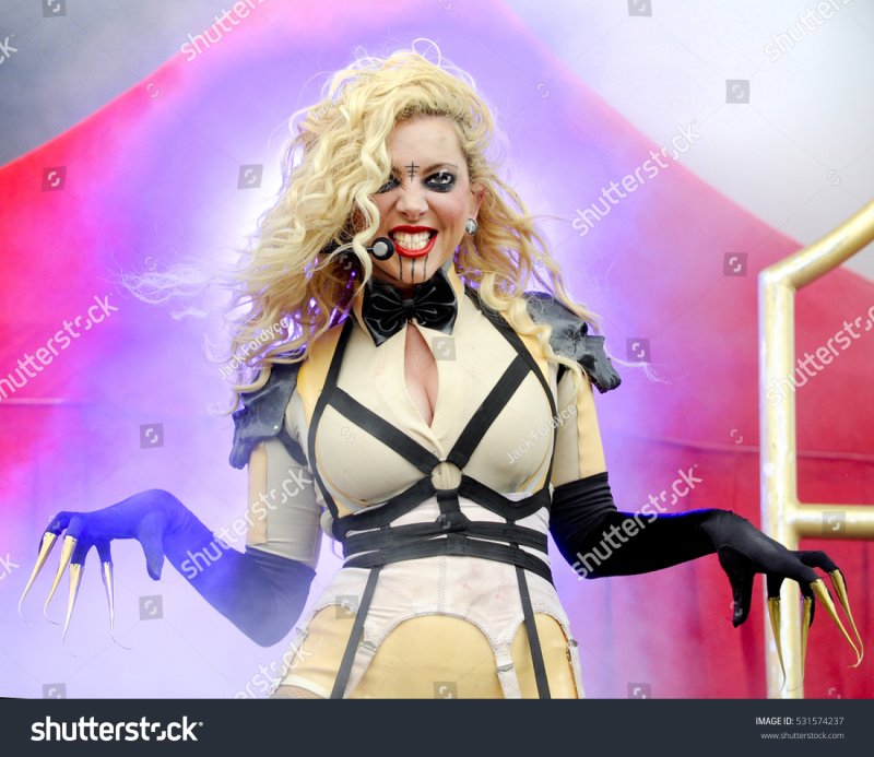 Maria Brink