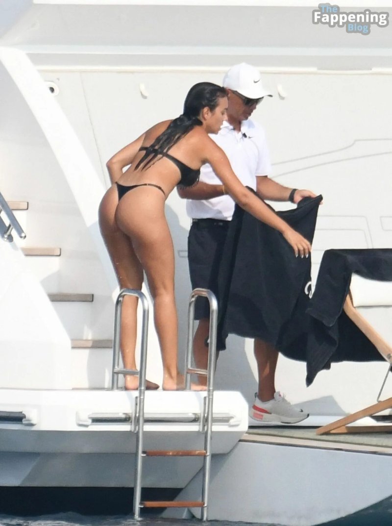 Georgina Rodriguez naked