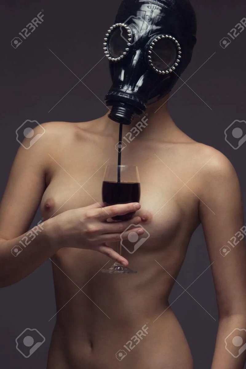 Ero Girls in respirator