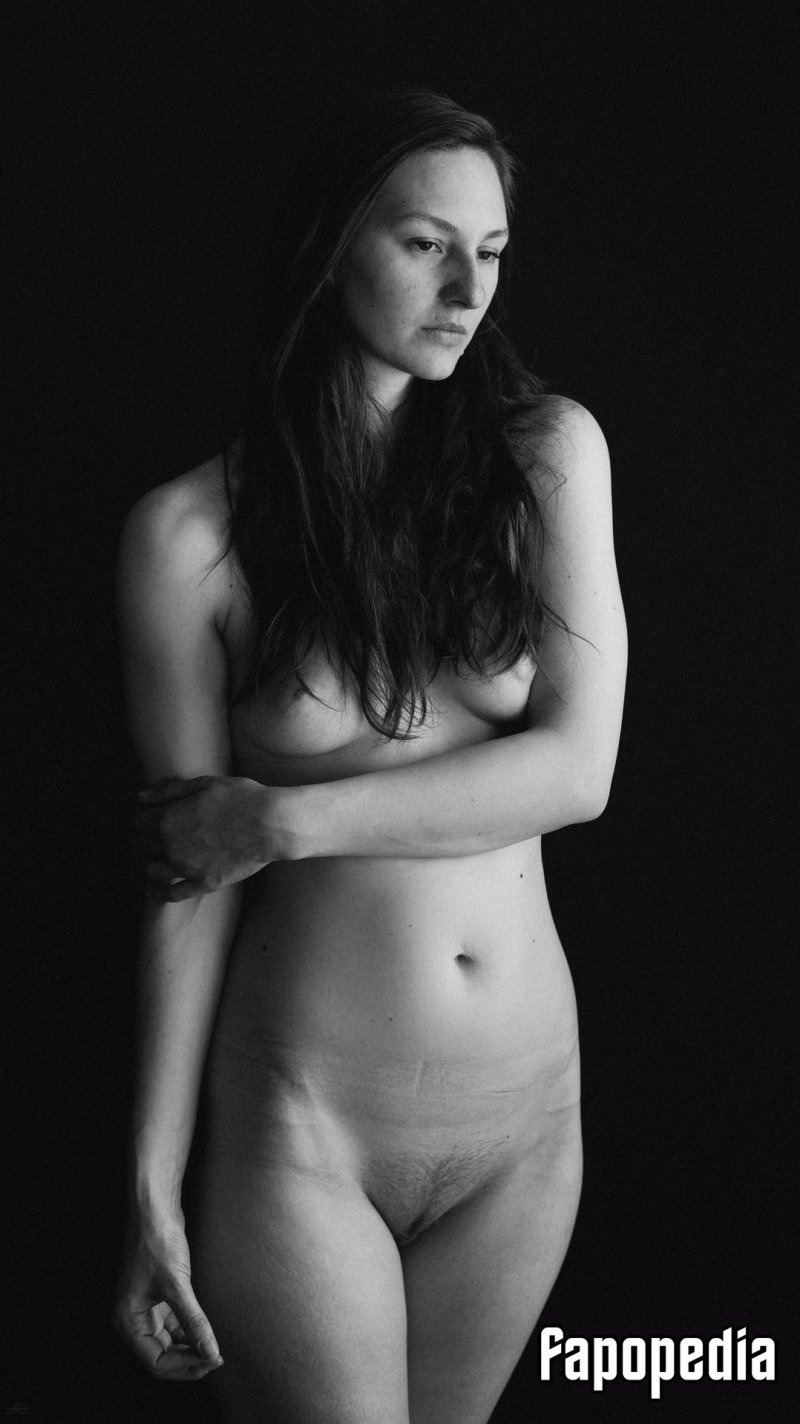 Nude models