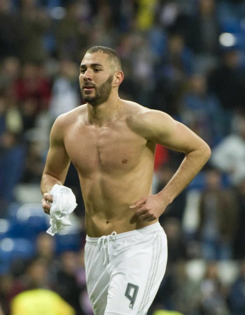 Karim Benzema torso