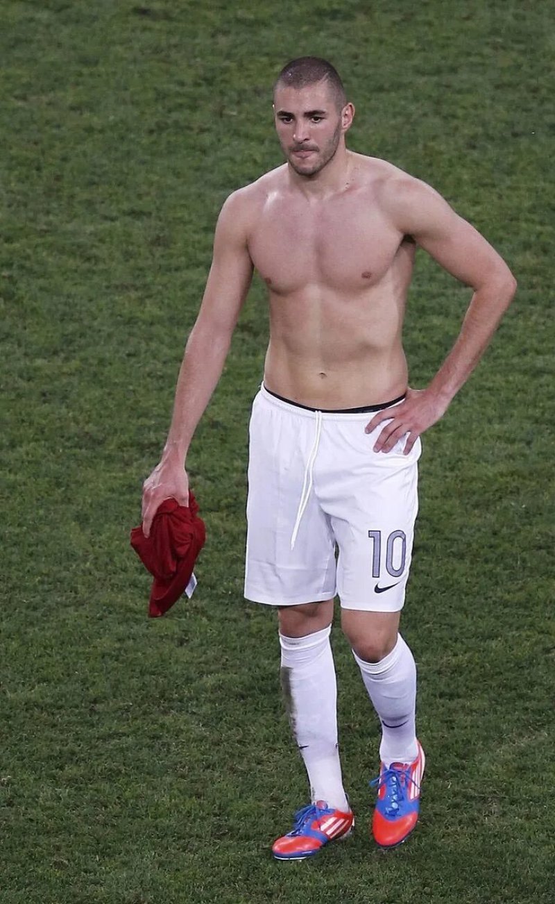 Karim Benzema torso