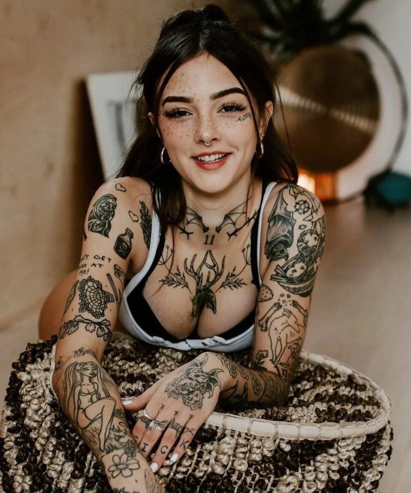 Girls with tattoos