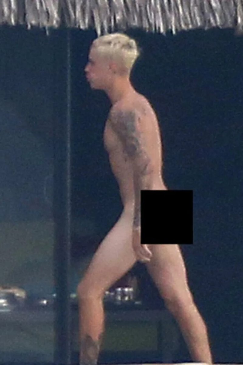 Justin Bieber Naked on Bora Bora