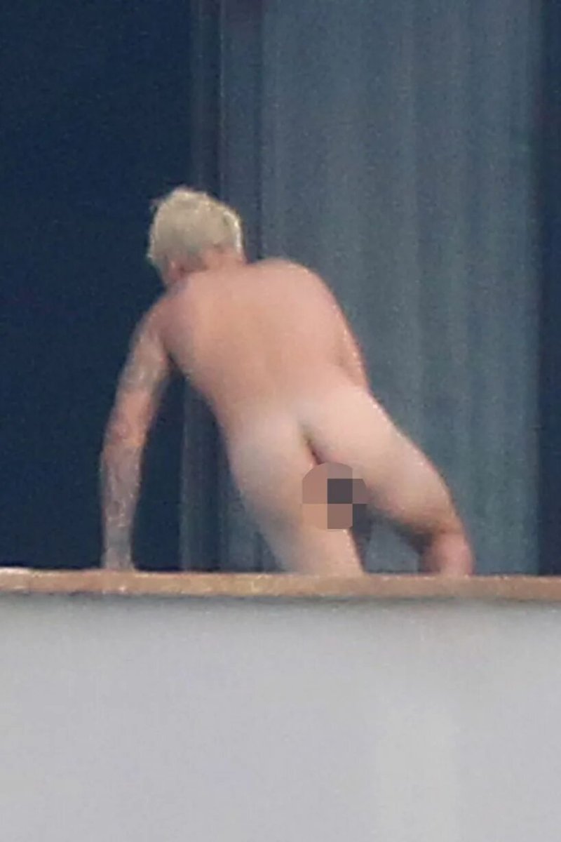 Justin Bieber Naked on Bora Bora