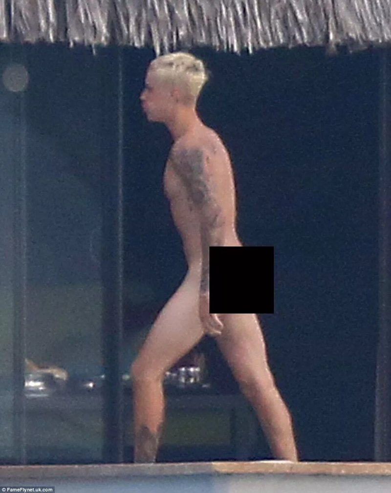 Justin Bieber Naked on Bora Bora