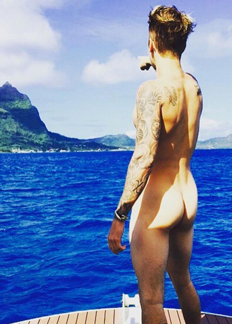 Naked Yegor Justin Bieber