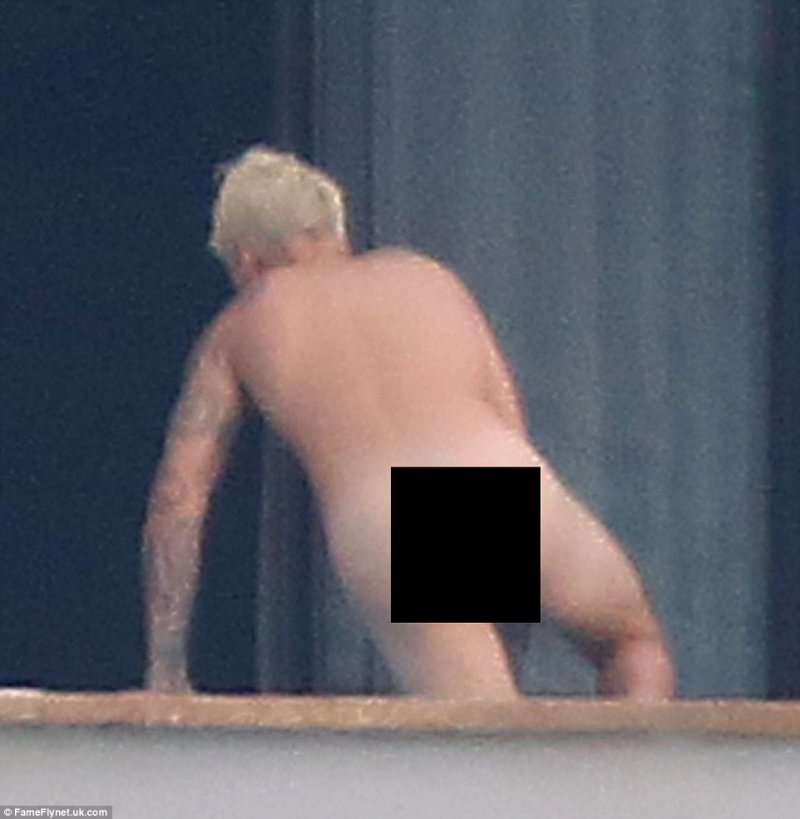 Justin Bieber Naked on Bora Bora