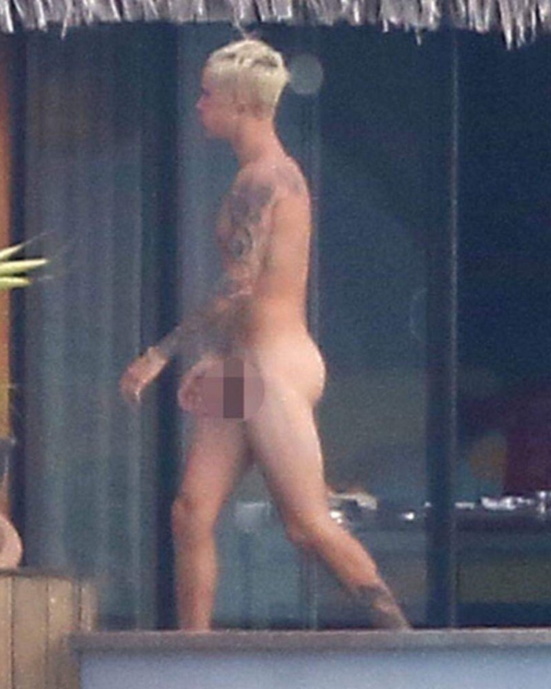 Justin Bieber Naked on Bora Bora