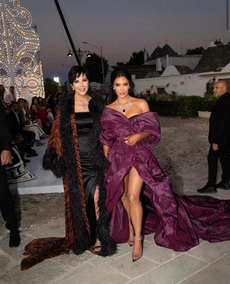 Sisters Kardashian-Jenner