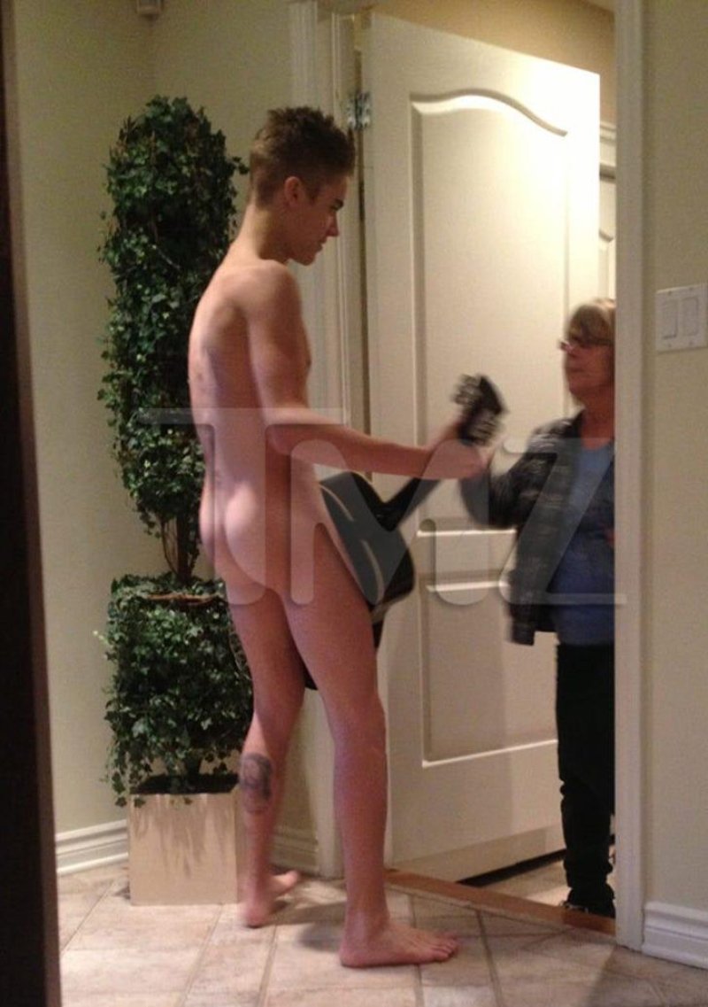 Justin Bieber Naked on Bora Bora