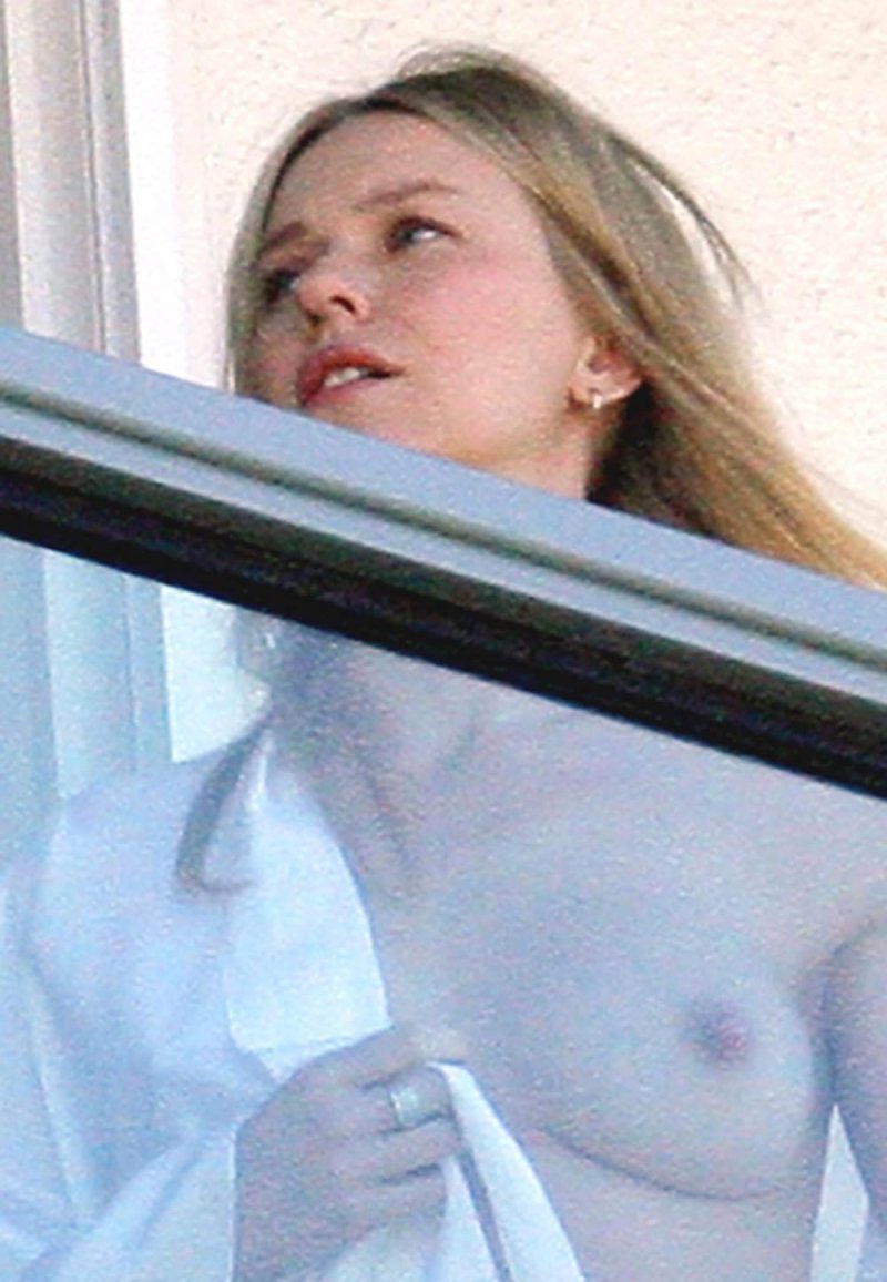 Exposure breasts Naomi watts