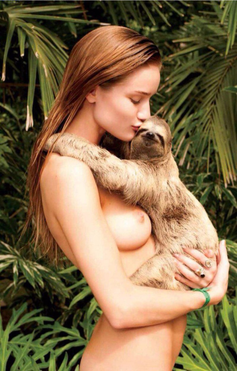 Rosie Huntington-Whiteley Tits