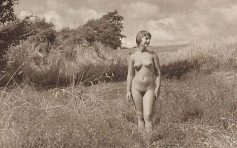 Naked retro