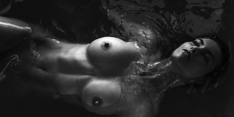 Nude erotica
