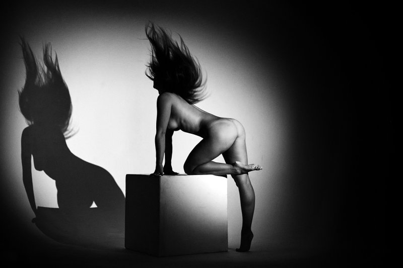 The photo shoot is erotic