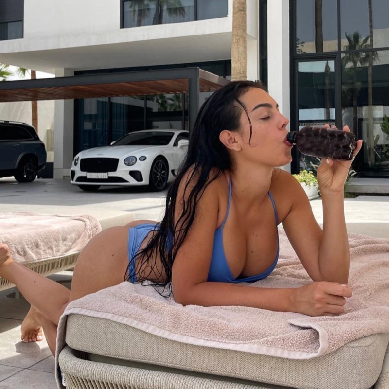 Kim Kardashian in mini bikini