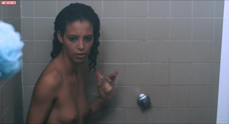 Zoe Kravitz naked