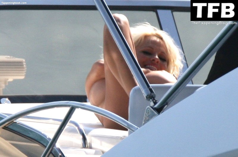 Victoria Silvstedt Naked
