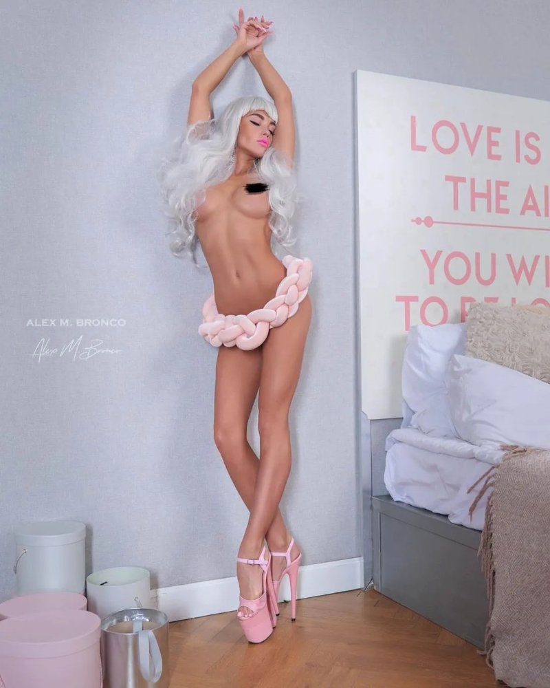 Heels are women