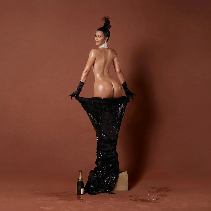 Kim Cardashian naked priest