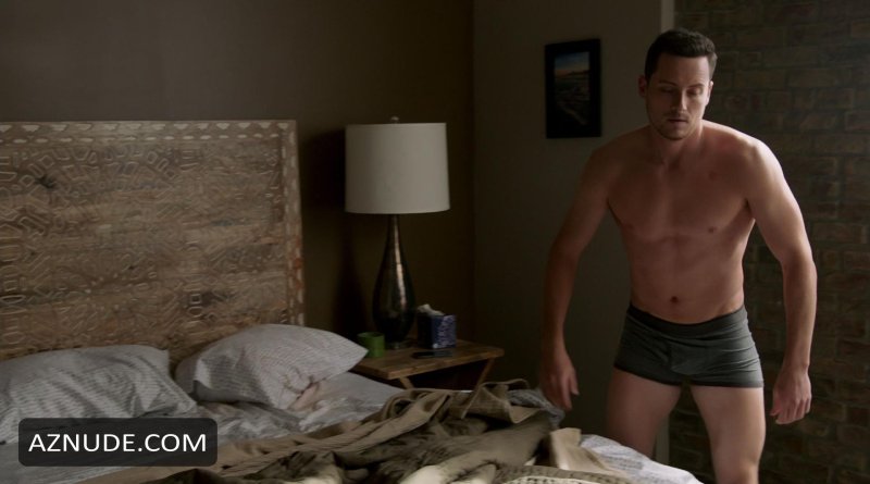 Taylor Kitch naked detective